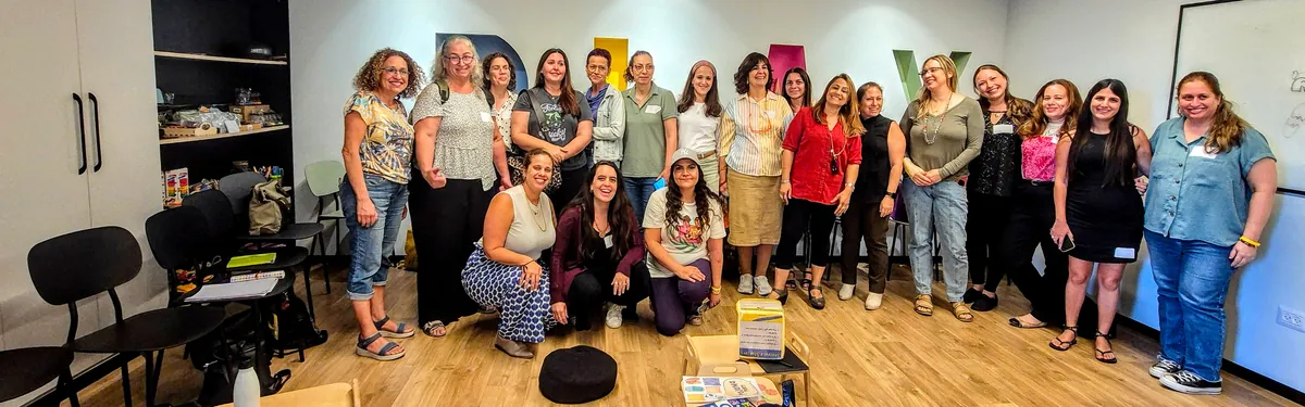 ליאור ומורות במפגש קהילת English Teachers Spark